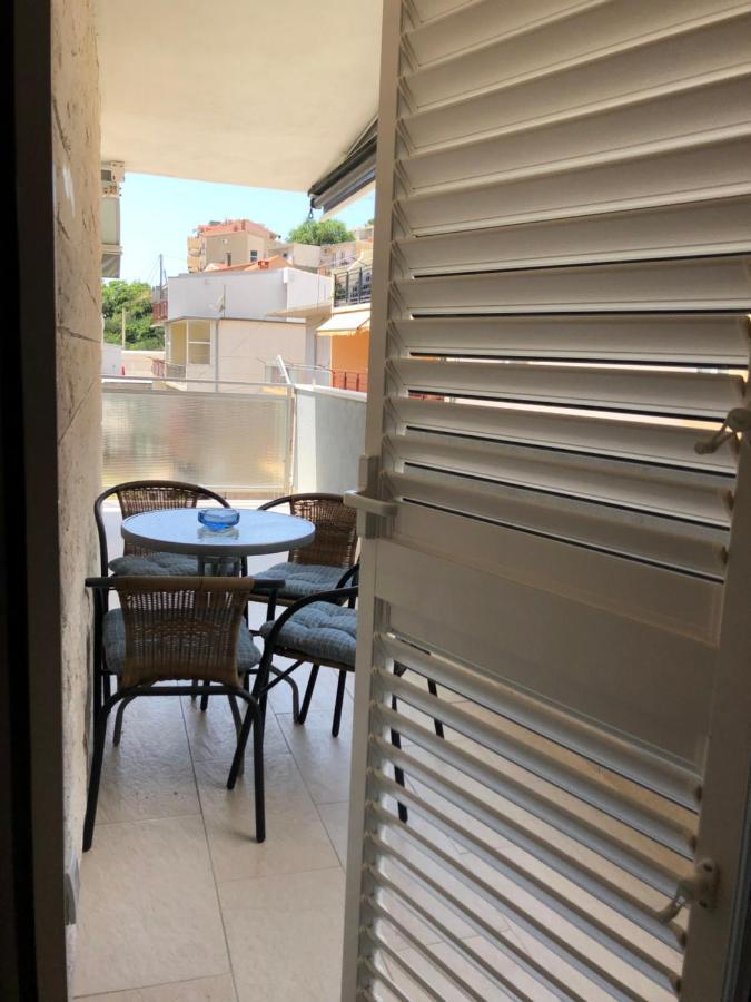 Omis - Private Ensuite Room With Balcony - Hotel Style エクステリア 写真